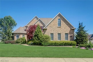 1023 Eagle Ridge Dr, Huron, OH 44839