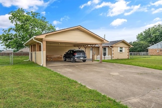 1601 Elizabeth St, Kaufman, TX 75142