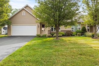 16 Angela Villa Ln, Rochester, NY 14626