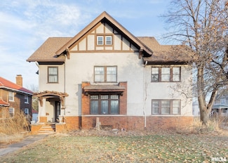 2501 Brady St, Davenport, IA 52803