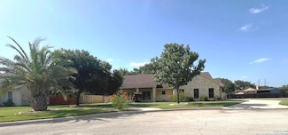 1609 Pecan Cir, Pleasanton, TX 78064