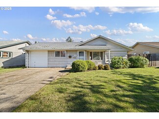 1729 Market St, Springfield, OR 97477