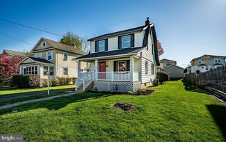 15 E Elbon Rd, Brookhaven, PA 19015