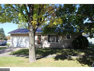 1203 15th St E, Glencoe, MN 55336