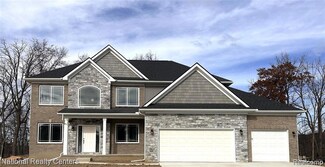 9 Lindsay Ln, Grand Blanc Township, MI 48439