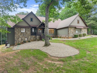 712 Meadow Run Ct, Clarkesville, GA 30523