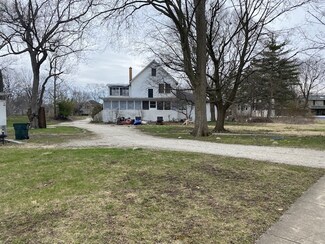110 Park Dr, Glenview, IL 60025