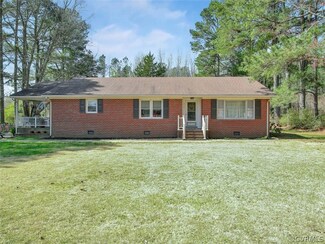 316 Richardson Ave, Wakefield, VA 23888