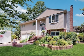 336 Thompson Ave, Oceanside, NY 11572