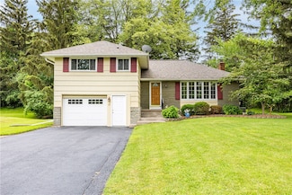 16 Clearview Dr, Pittsford, NY 14534