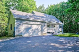 33 Sands Cir, Center Conway, NH 03813
