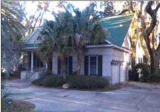 1084 E Mission Ln SE, Darien, GA 31305