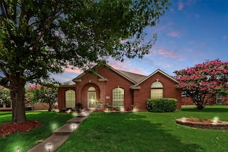 711 Fox Glen Rd, Lancaster, TX 75146
