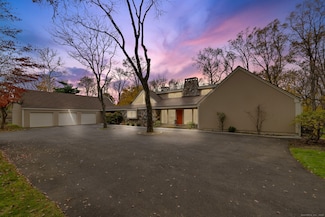 88 Starin Dr, Stamford, CT 06902