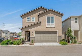 6394 E Riesling Dr, Fresno, CA 93727