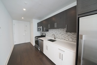 555 10th Ave Unit 22G, New York, NY 10036