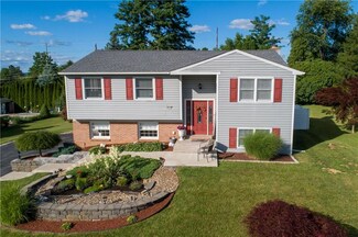 4814 Pine Grove Cir, Allentown, PA 18106