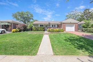 1498 Kew Ave, Hewlett, NY 11557