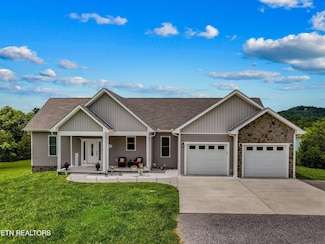 2139 Rainwater Rd, Dandridge, TN 37725