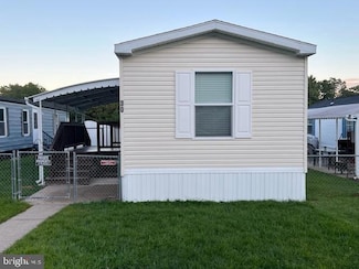 30 Rockywood Ln, Essex, MD 21221
