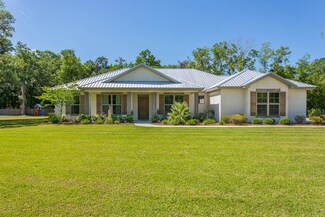 200 Bice Ct, Waverly, GA 31565