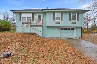 1807 Stacy Rd, Harrisonville, MO 64701