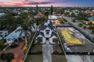 273 10th Ave S, Naples, FL 34102