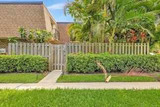 2950 SW 22nd Cir Unit 4C, Delray Beach, FL 33445
