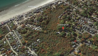 15 Midnight Dr, York, ME 03909