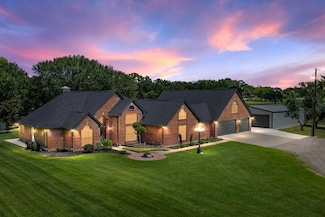 1933, Mabank, TX 75147