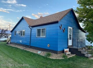 127 B St N, Richardton, ND 58652
