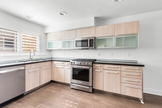 401 N Coast Hwy Unit 312, Oceanside, CA 92054