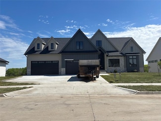17872 Creekside Dr, Clive, IA 50325