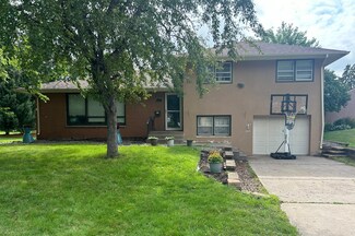 641 Cresthaven Dr, South Saint Paul, MN 55075