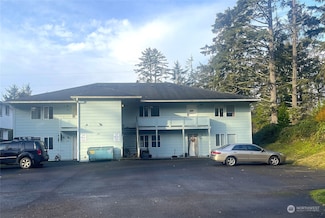 621 Sunset Ave NE, Ocean Shores, WA 98569