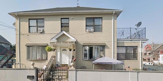 29-04 Humphreys St, Flushing, NY 11369