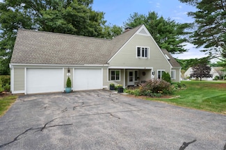 12 Clover Ln, Laconia, NH 03246