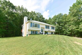 4 Shelley Dr, Londonderry, NH 03053
