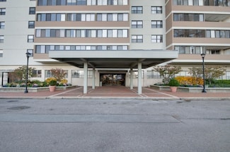 6 Whittier Place Unit 16F, Boston, MA 02114
