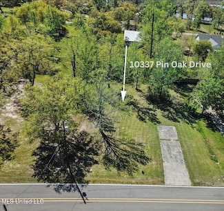 10337 Pin Oak Dr, Biloxi, MS 39532