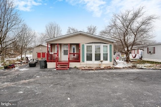 24 24A Reo Dr, Palmyra, PA 17078