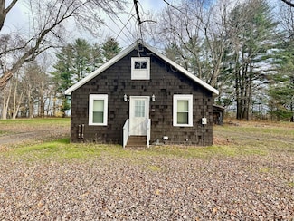114 Skowhegan Rd, Fairfield, ME 04937