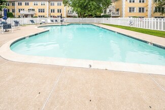 1 Riverview Blvd Unit 8-212, Methuen, MA 01844
