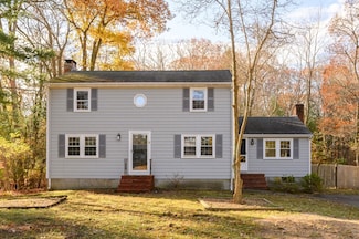 102 Brook Bend Rd, Hanover, MA 02339