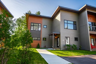 28 Bowman Ln Unit 4, Wilmington, NY 12997