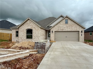 1813 Edwards St, Pea Ridge, AR 72751