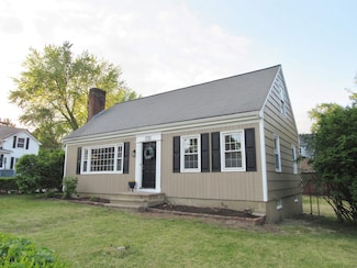 798 Hanover St, Manchester, NH 03104