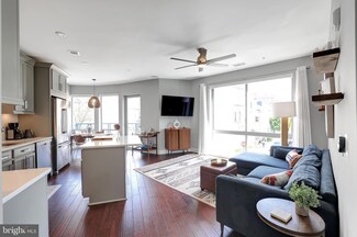 2550 17th St NW Unit 214, Washington, DC 20009