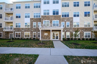 521 Lorhan Dr, Piscataway, NJ 08854