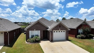 119 Turtle Dr, Elmore, AL 36025